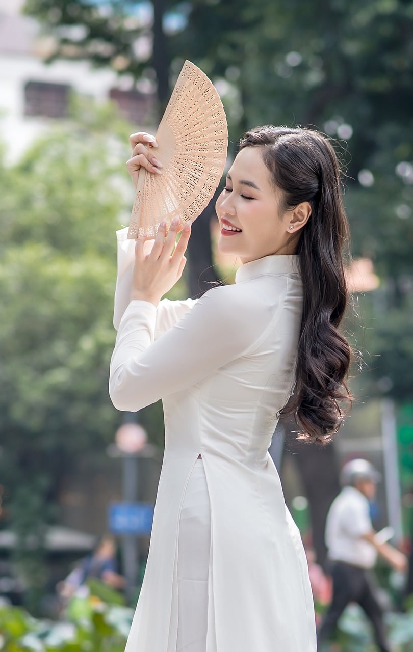 woman, beauty, portrait, fashion, maiden, clad, clothes, pristine, ao dai, ao dai trang, áo dài, tết nguyên đán, tet nguyen dan, tet, vietnamese lunar new year, vietnam, saigon, asian